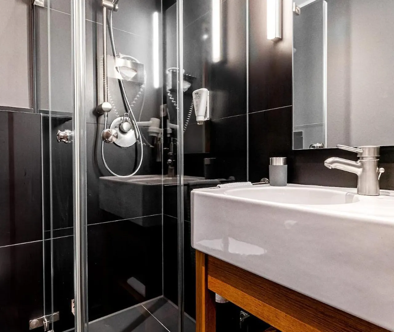 Yoho - The Young Hotel Hambourg 3*,
